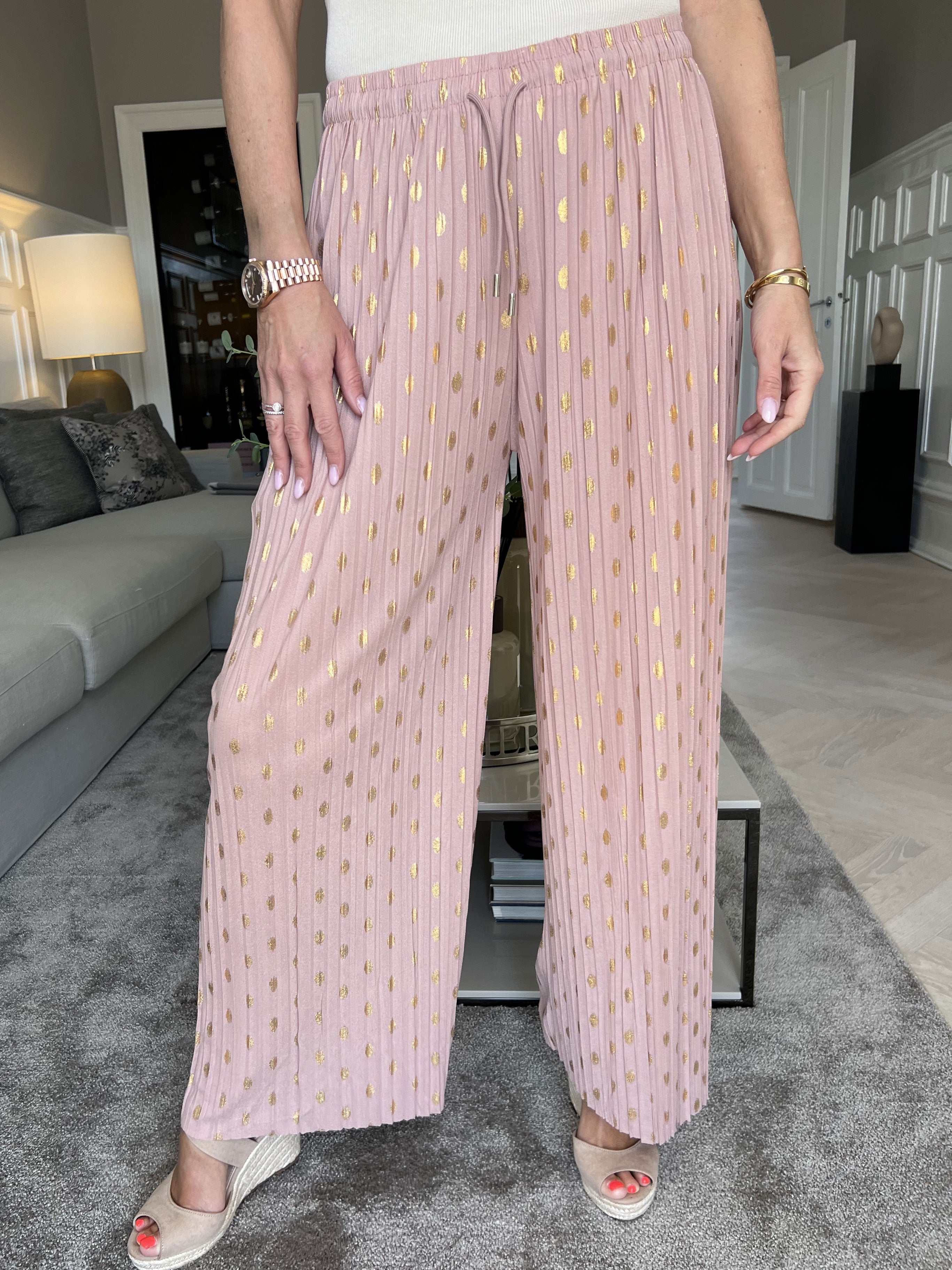 Aleta - Plisserade byxor med prickar